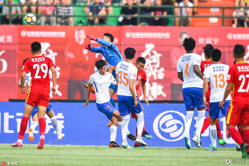 21, 兰斯门将超远距离手抛球助攻破门  